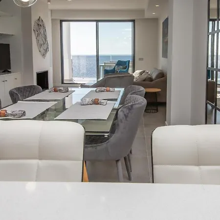 Blue B5-403 Apartment *
