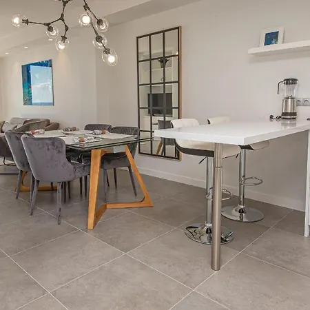 Apartment Blue B5-403
